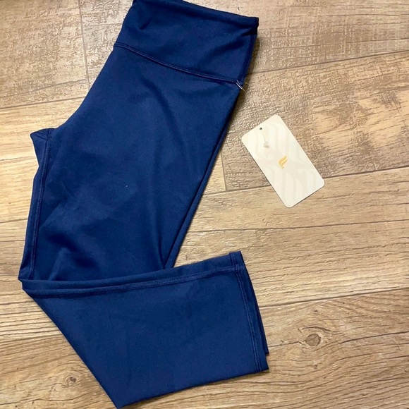 Fabletics Crop Leggins - Picture 1 of 3
